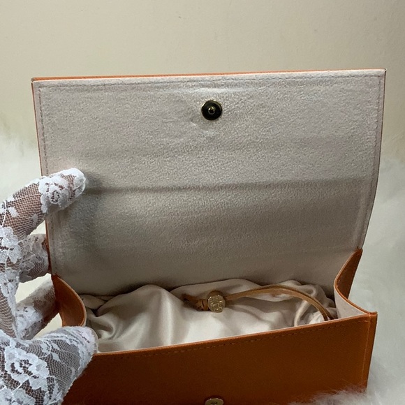 Tory Burch Sunglasses w/case,dust bag (NWOT) - Picture 9 of 9